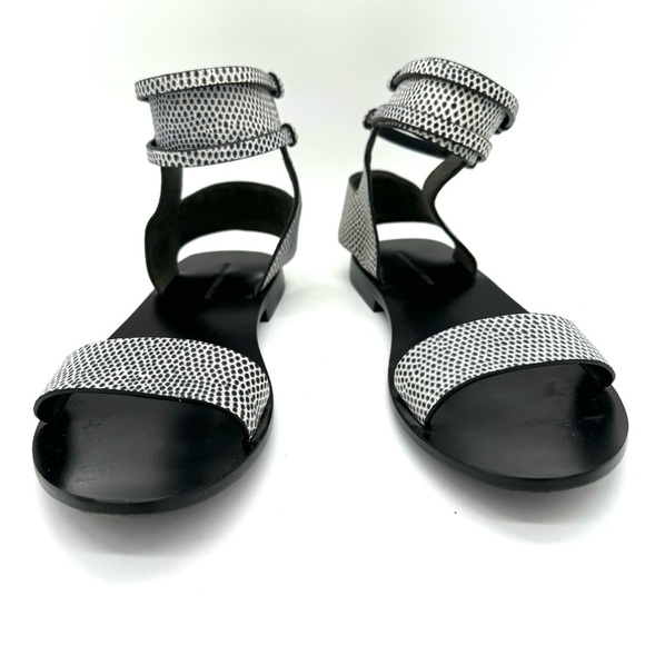 Alexander Wang Alek Ankle Cuff Flat Sandal black white embossed leather - Picture 3 of 9